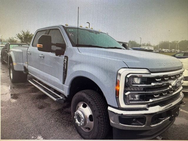 2025 Ford F-350SD Lariat DRW