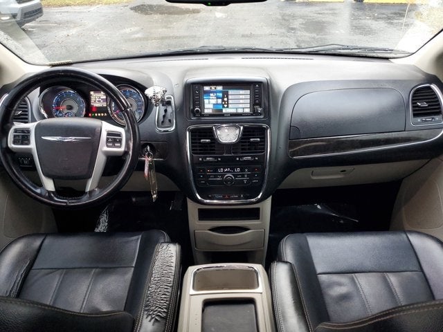 2016 Chrysler Town & Country Touring