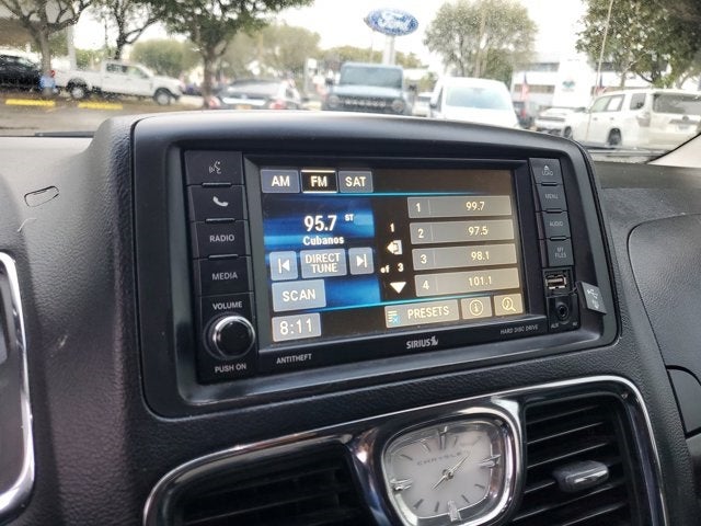 2016 Chrysler Town & Country Touring