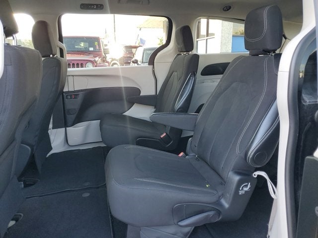 2024 Chrysler Voyager LX