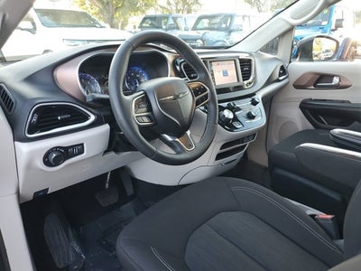 2024 Chrysler Voyager LX