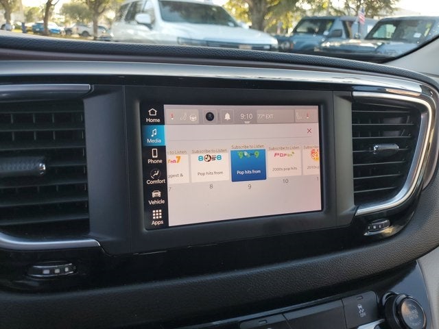 2024 Chrysler Voyager LX