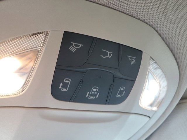 2024 Chrysler Voyager LX