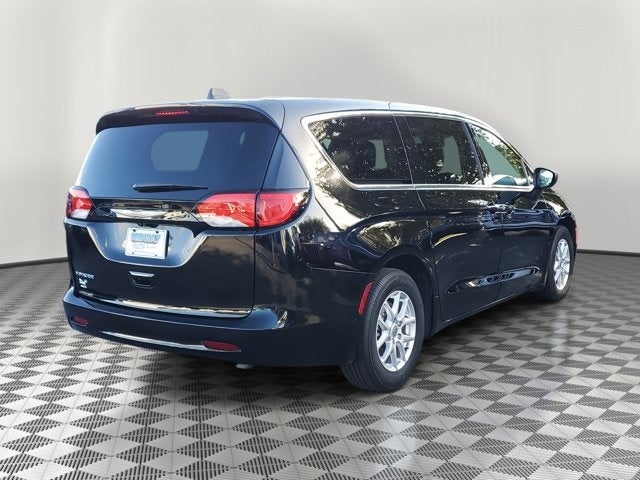 2024 Chrysler Voyager LX