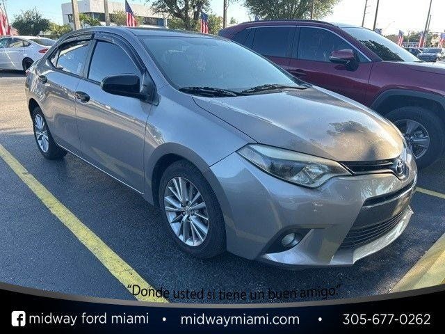 2015 Toyota Corolla's photo