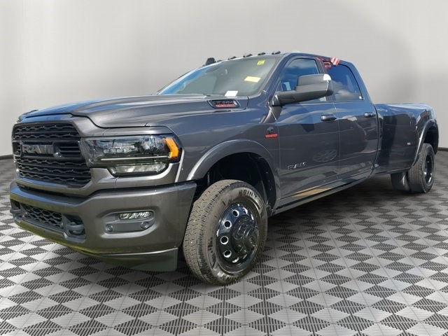 2022 RAM 3500 Limited Night Edition Dually