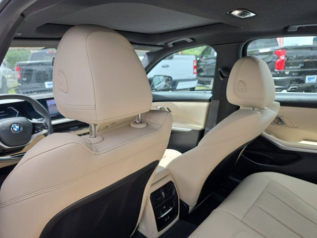 2025 BMW 3 Series 330i