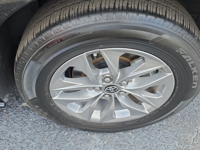 2025 Toyota Sienna LE 8 Passenger
