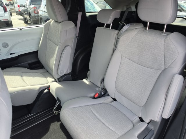 2025 Toyota Sienna LE 8 Passenger