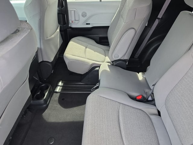 2025 Toyota Sienna LE 8 Passenger