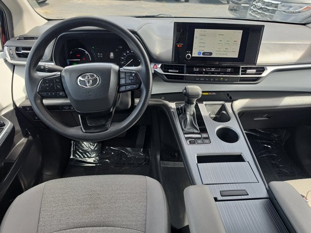 2025 Toyota Sienna LE 8 Passenger