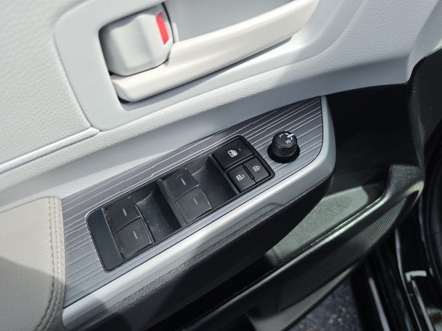 2025 Toyota Sienna LE 8 Passenger