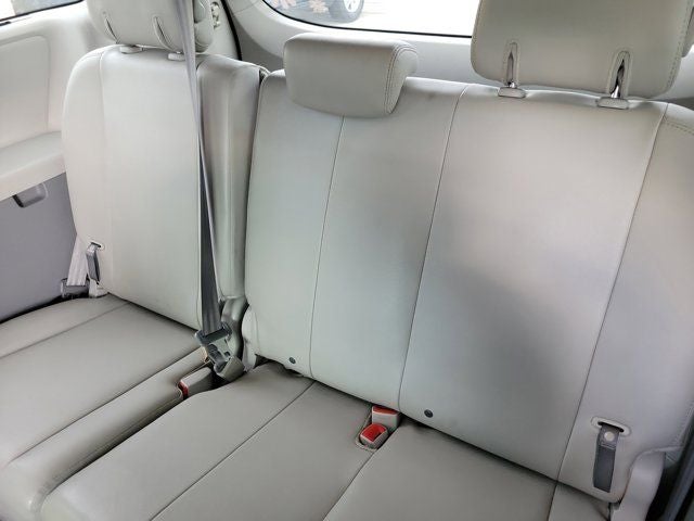 2014 Toyota Sienna XLE 8 Passenger