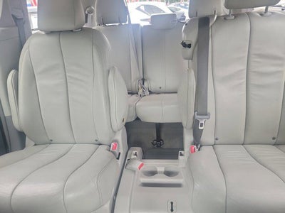 2014 Toyota Sienna XLE 8 Passenger