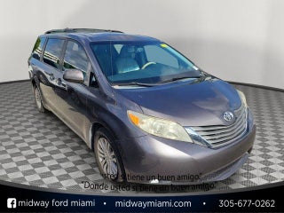 2014 Toyota Sienna XLE 8 Passenger