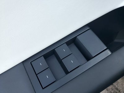 2024 Tesla Cybertruck Base