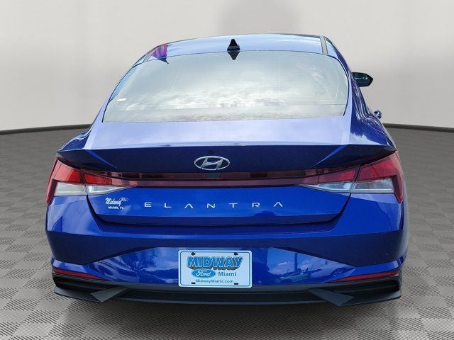 2021 Hyundai Elantra SE
