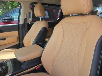 2024 Kia Carnival EX