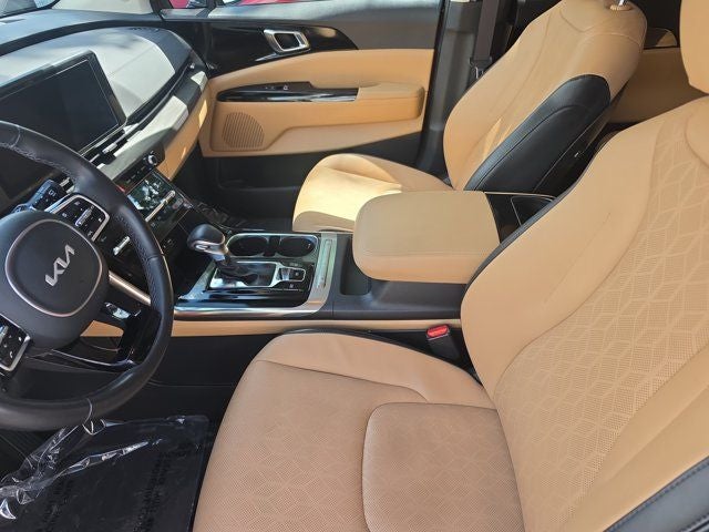 2024 Kia Carnival EX