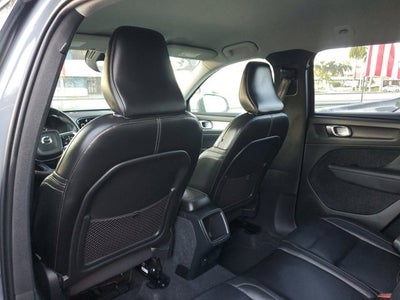 2021 Volvo XC40 Momentum