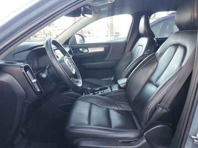 2021 Volvo XC40 Momentum