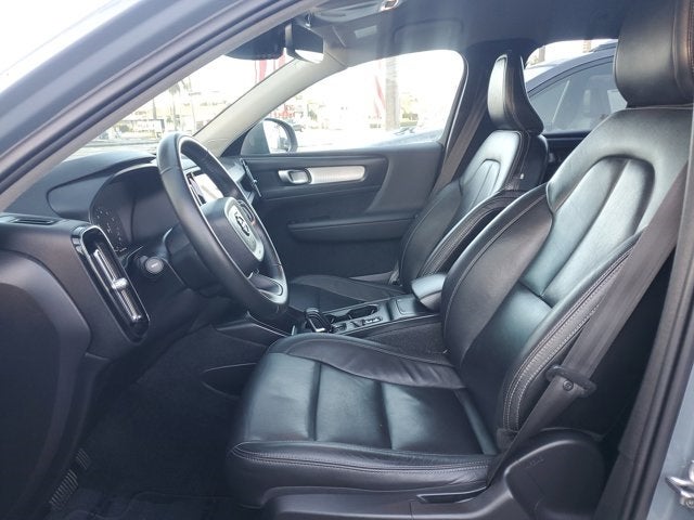 2021 Volvo XC40 Momentum