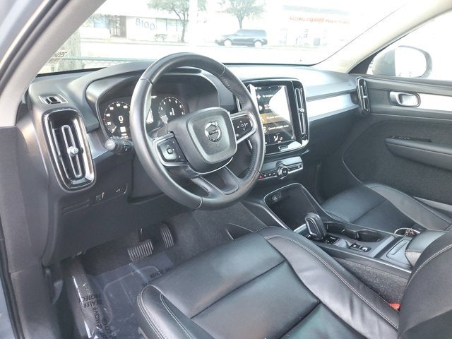 2021 Volvo XC40 Momentum