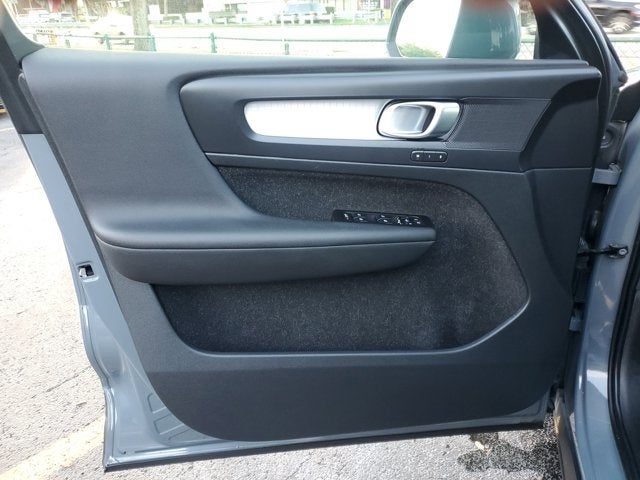 2021 Volvo XC40 Momentum