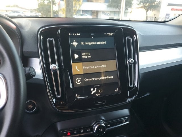 2021 Volvo XC40 Momentum