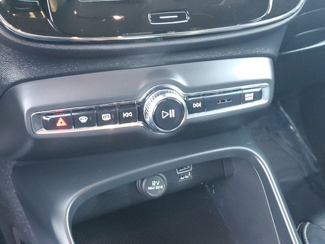 2021 Volvo XC40 Momentum