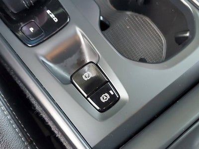 2021 Volvo XC40 Momentum