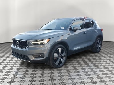 2021 Volvo XC40 Momentum