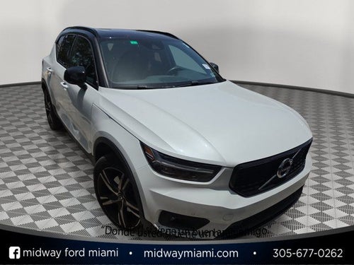 2022 Volvo XC40 R-Design T-4
