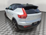 2022 Volvo XC40 R-Design T-4
